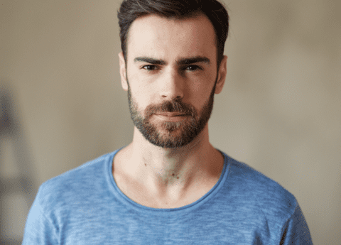 Cine e Denis Hanganu, protagonistul serialului „Sacrificiul”, de la Antena 1. Va juca alături de Oana Zăvoranu