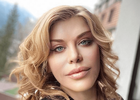 Loredana Groza le-a arătat tuturor cum arată abdomenul ei, la aproape 50 de ani. Nu le-a venit să creadă când au văzut-o