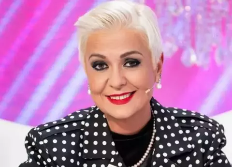 Cum a fumat Monica Anghel prima oară: "Se vedea fumul care ieșea din porumb și bunica a crezut că a luat foc ceva"