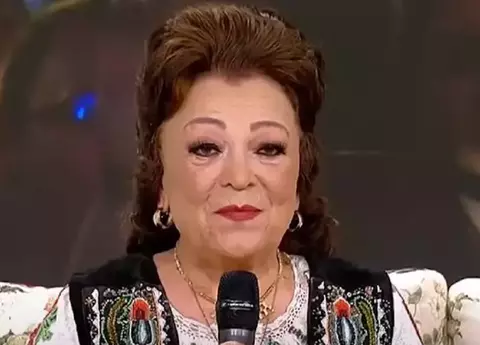 Prima fotografie cu Maria Ciobanu, după ce s-a zvonit că este bolnavă. La 84 de ani, artista s-a pozat cu soțul și cu fiica ei