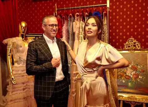 Cum arată Corina Caciuc, iubita lui Laurențiu Reghecampf, cu doar câteva săptămâni înainte să nască. A ieșit pe stradă în colanți!