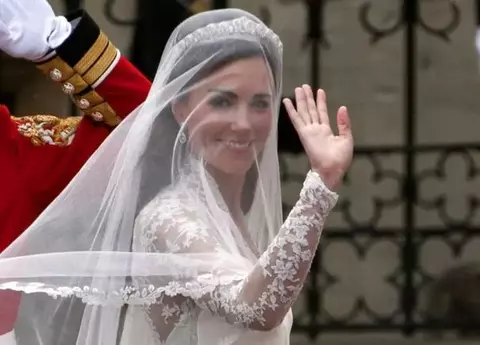 Ce accesoriu nu a avut voie Kate Middleton să poarte în ziua nunții. Motivul interdicției