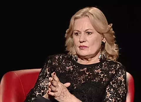 Văduva lui Dan Spătaru a căzut pe stradă și a ajuns de urgență la spital. În ce stare se află: "Am zis să nu mă lovesc cu capul de trotuar și..."