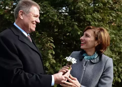 Cum arătau Klaus și Carmen Iohannis în tinerețe. Imagini de colecție