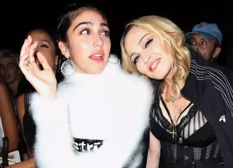 Fiica Madonnei s-a lansat în muzică. Lourdes Leon, topless în primul ei videoclip