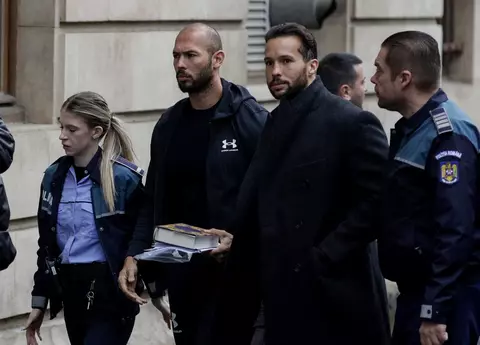 Andrew și Tristan Tate cer să fie eliberați pe motiv că ar avea copii în România. Ce au descoperit anchetatorii în dosar