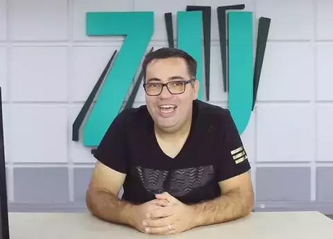 Cine este și cum arată Angela, soția lui Răzvan Popescu. Sunt împreună de 13 ani