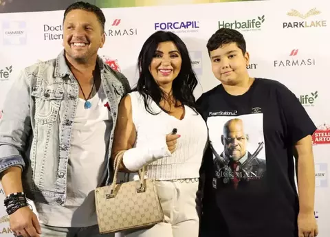 Adriana Bahmuțeanu, de urgență la spital. Cum s-a accidentat: ”Mi-a curs foarte mult sânge!”/ A venit cu mâna în ghips la VIVA! Influencers Party EXCLUSIV