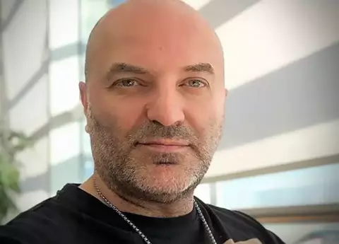 Dan Capatos, despre momentul în care a făcut AVC: "Când m-am întors la Monica să o întreb unde mi-e telefonul, mi s-a strâmbat gura. Eu nu-mi dădeam seama. Nu-mi simțeam mâna"