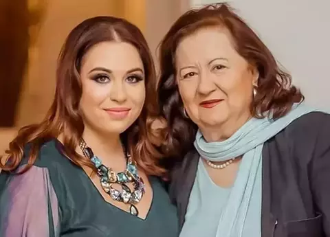 De ce bijuterie nu se desparte Oana Roman de la moartea mamei sale: "Îl voi purta mereu, până când îl voi dărui Isabelei". Ce semnificație importantă a avut pentru Mioara Roman