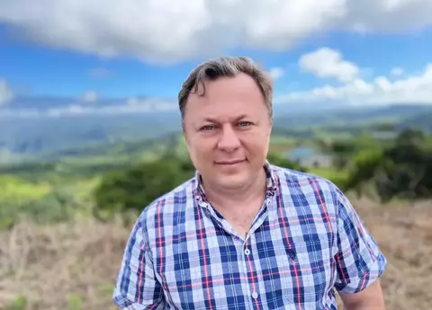 Dragoș Dolănescu a revenit în secret în România, după 6 ani: „Am fost la mormânt la tata. Am vrut să revăd locurile în care m-am născut și...”. Care e motivul venirii sale / EXCLUSIV