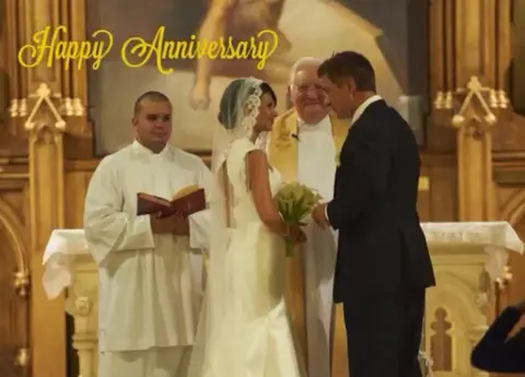 Alec şi Hilaria Baldwin – 3 ani de căsătorie cu poze încântătoare de la nuntă