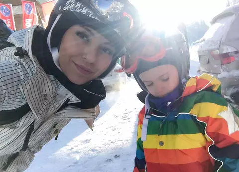 Vedetele se bucură de zăpadă