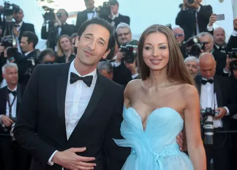 Adrien Brody și Lara Lieto - cel mai frumos cuplu de la ceremonia de deschidere a Festivalului de Film de la Cannes