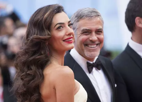 Amal Clooney, prima apariție în public după ce a născut. Cum arată vedeta la doar o lună de când a devenit mamă