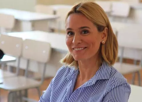 Andreea Esca şi-a reîntâlnit colegii din şcoala generală. Cum arăta vedeta în urmă cu peste 30 de ani!