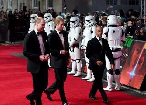 Prinţii William şi Harry, la premiera de gală "Star Wars: The Last Jedi" de la Londra