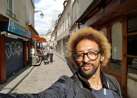 Kamara are o nouă iubită. Ea îl face acum fericit pe artist