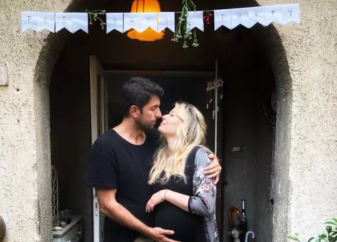 Laura Cosoi a dat petrecere în cinstea fetiţei sale, înainte să o nască - FOTO