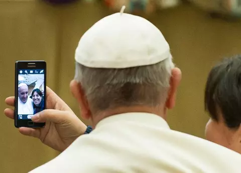 Top 20 selfie-uri cu personalități. Iată ce au în comun Putin, Dalai Lama, Regina Angliei și Obama...