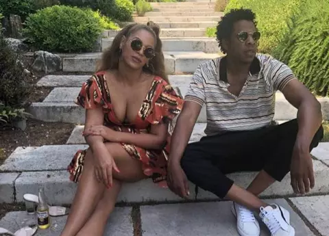 Beyonce nu are corpul perfect. Cum arată artista în costum de baie