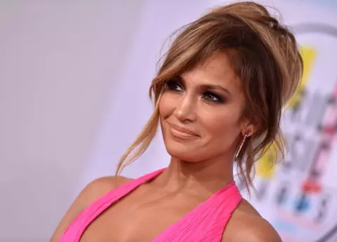 Vedete pe covorul roșu la American Media Awards 2018. Lista completă a câștigătorilor
