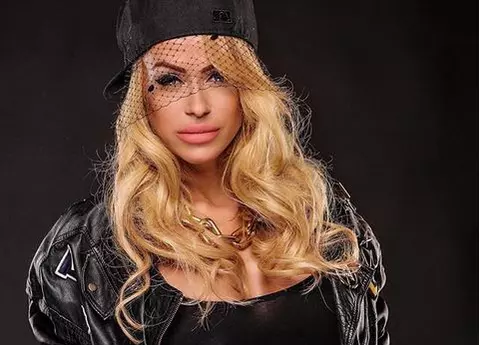 Mai ții minte când era brunetă și cânta cu R.A.C.L.A.? Cum arăta Anda Adam acum fix 20 de ani