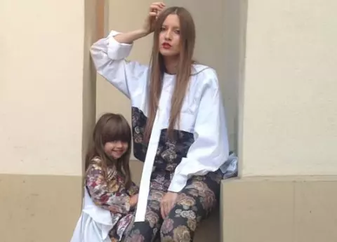 Ce mare și frumoasă a crescut fetița Iuliei Albu. Mikaela moștenește trăsăturile mamei sale