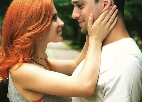 Cristina Ciobanăşu şi Vlad Gherman au vorbit despre nuntă și copii în VIVA! de aprilie. Vlad: „O să fiu un tată zăpăcit!”