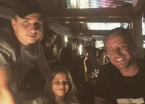 Băiatul cel mare al lui Laurențiu Reghecampf își dorește o mașină de lux la majorat. Cât costă bolidul