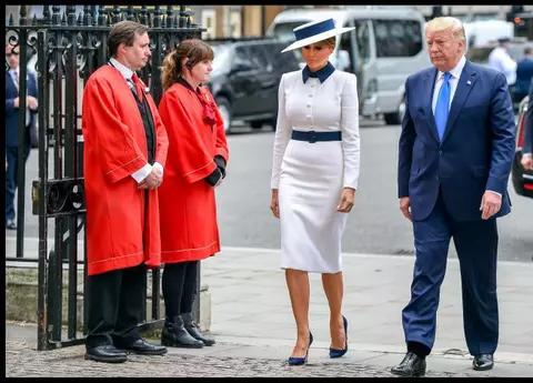 Melania Trump pare mereu tristă și nefericită și a fost numită femeia-trofeu la Casa Albă. Ce spun experții despre ea