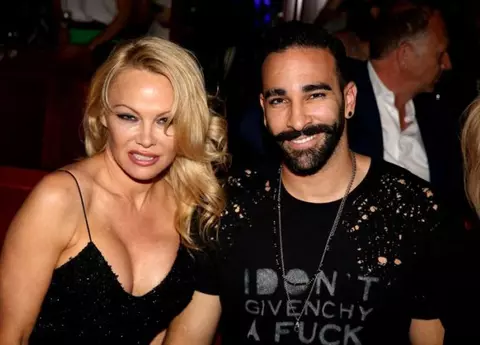 Pamela Anderson s-a despărțit de iubitul tinerel. Adil Rami a înșelat-o: ”Sunt devastată”