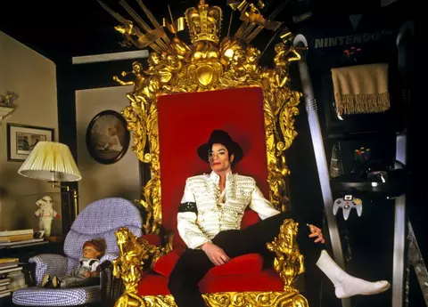 Scandalurile sexuale în care a fost implicat Michael Jackson. Regelui Pop i-au fost aduse numeroase acuzaţii de pedofilie!