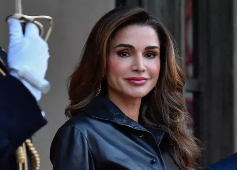 Regina Rania a Iordaniei, transformată complet de operațiile estetice! În urmă cu 10 ani, arăta cu totul altfel!