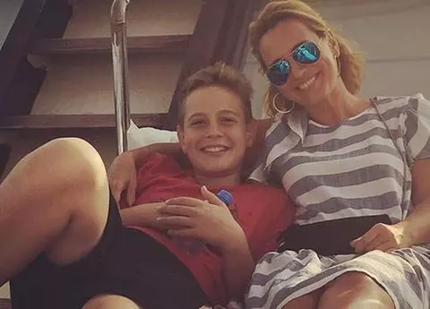 Andreea Esca și familia, așa cum nu i-ai mai văzut! Foto adorabile cu Alexia Eram și Aris Melkior de acum 16 ani. EXCLUSIV!