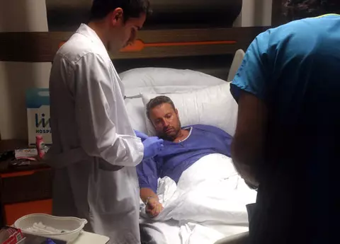 Cătălin Botezatu, operat de URGENȚĂ. Designerul a ajuns de la aeroport direct la spital