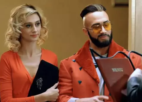 O mai ții minte pe Danela, iubita lui Roby Roberto din „Băieţi de oraş“? / Actrița Lorena Luchian arată complet diferit în realitate!