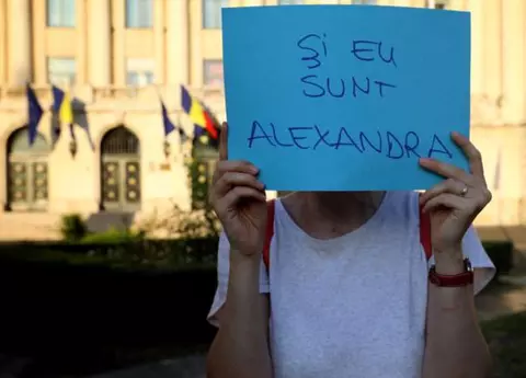 S-a ieșit  din nou în stradă după uciderea Alexandrei: ”Tragedia de la Caracal este despre faptul că în România anului 2019 dispariția unei fete de 15 ani nu impresionează polițiștii!”