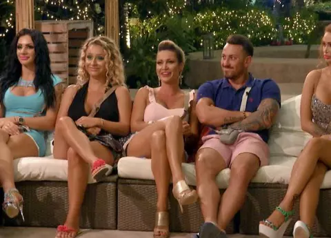 Au părăsit "Insula Iubirii" de la Antena 1! O concurentă și două ispite au plecat acasă