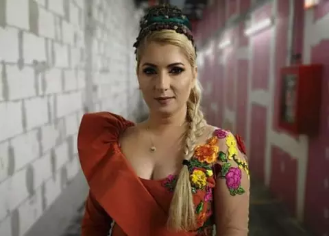 Letiția Moisescu este însărcinată cu gemeni. Solista de muzică populară a născut prima oară acum cinci luni