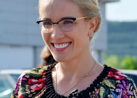 Cine e Ramona Ioana Bruynseels, candidat la Președinție? Politicianul a trecut printr-un divorț și are două fetițe