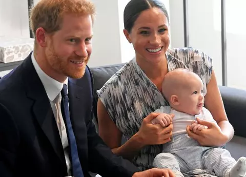 FOTO adorabile! Bebelușul regal Archie, în primul său tur regal oficial. Internetul a explodat: copilul seamănă izbitor cu tatăl său, prințul Harry!