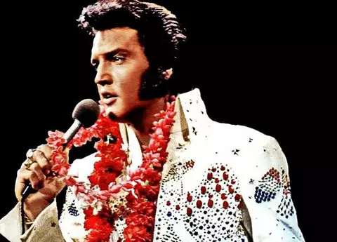 Casa lui Elvis Presley din Beverly Hills, de închiriat în regim hotelier. Cât costă o noapte în patul Regelui Rock 'n' Roll-ului