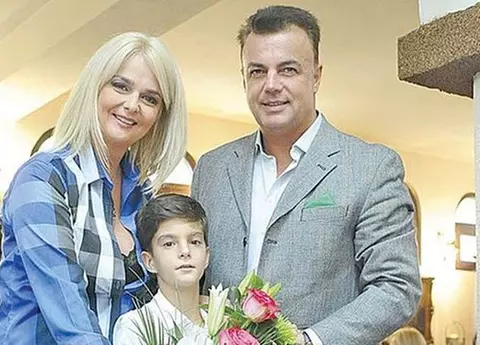 Adrian Enache și Iuliana Marciuc arată bine, dar băiatul lor îi întrece. David a împlinit 14 ani și e frumos de pică!