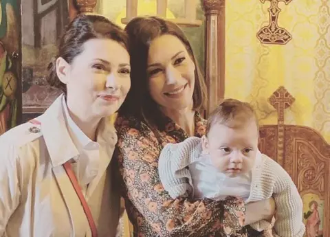 Prezentatoarea Mihaela Călin și-a botezat băiețelul. Nașa a fost colega și prietena ei, Andreea Berecleanu