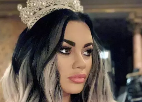 Cum arăta Carmen de la Sălciua înainte de operațiile estetice. Cântăreața s-a transformat complet