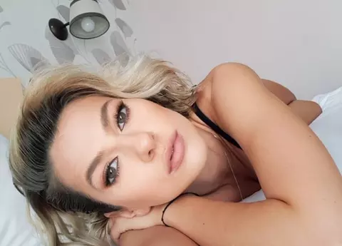 Lidia Buble se luptă cu o boală rară, care îi face viaţa un coşmar: „În unele seri e chinuitor!”