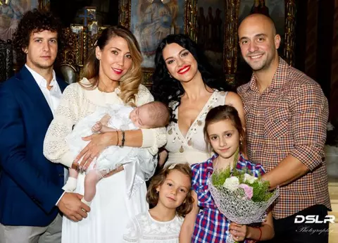 Alexandru, fratele Monicăi Anghel, și-a botezat cea de-a treia fetiță. La petrecere au venit și colegii de la Te cunosc de undeva!