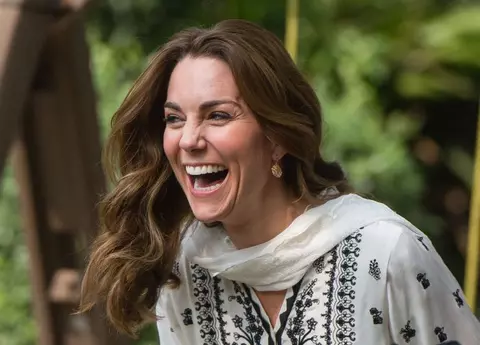 Kate Middleton a șocat cumpărătorii dintr-un supermarket! A cumpărat costume ieftine de Halloween pentru George și Charlotte