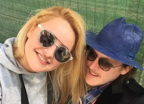 Simina, tânără şi neliniştită după divorţul de What's Up: “Nu prea sunt atrasă de băieţi cuminţei, am nevoie de aventură!“